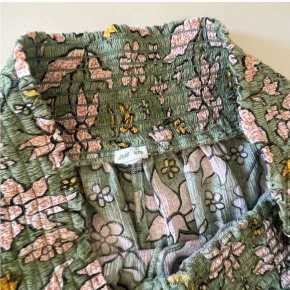 Aerie Pull On Lightweight Flowy Shorts - Picture 6 of 6